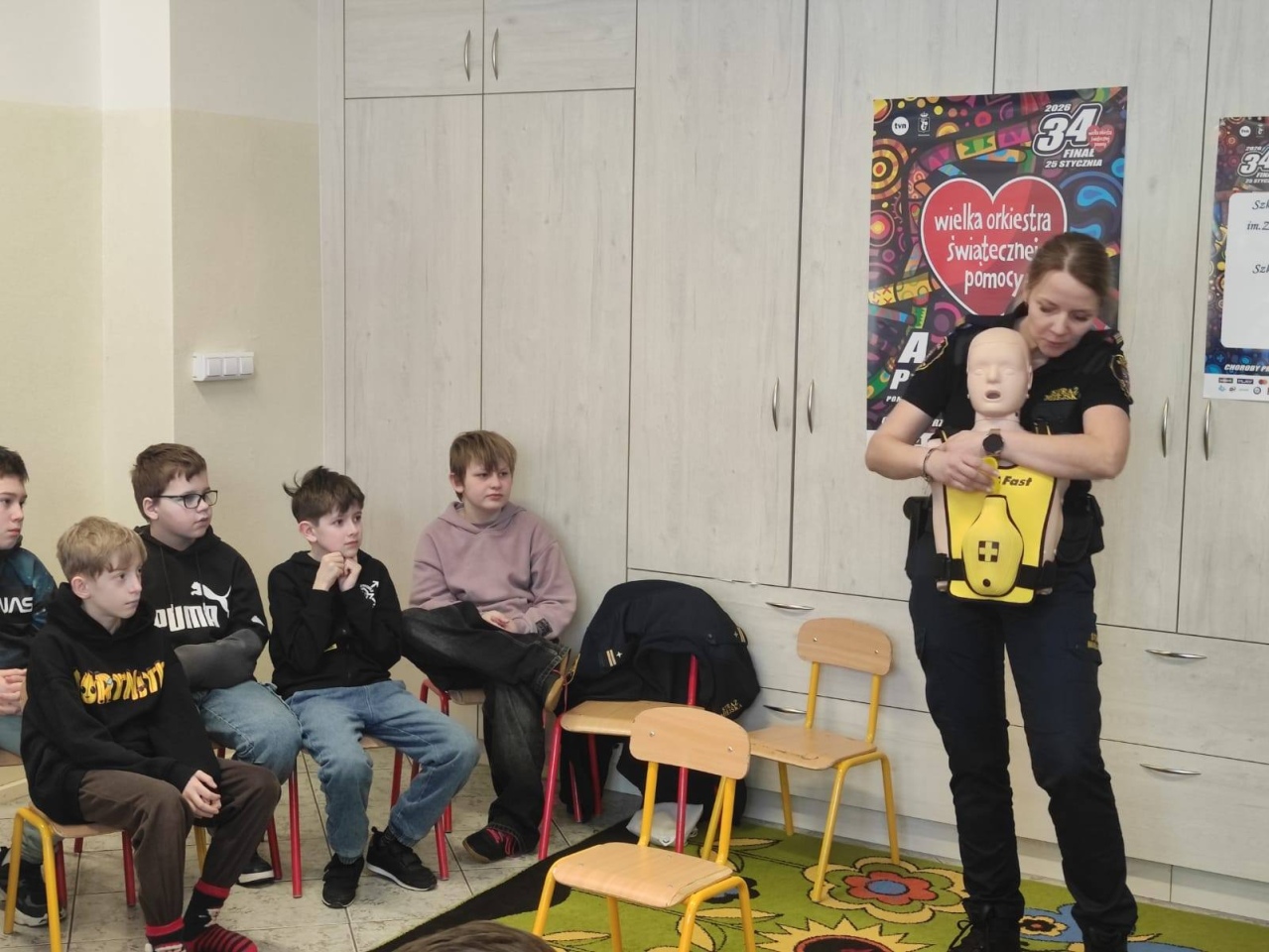Przedfinał WOŚP w SP nr 5. Rekordowa licytacja świeczników! Fot. SP nr 5[16.01.2026] - zdjęcie #20 - eOstroleka.pl