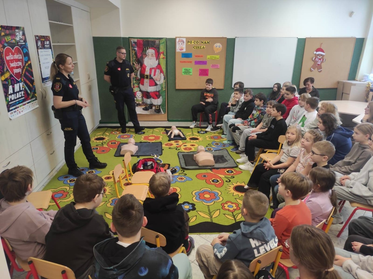 Przedfinał WOŚP w SP nr 5. Rekordowa licytacja świeczników! Fot. SP nr 5[16.01.2026] - zdjęcie #12 - eOstroleka.pl