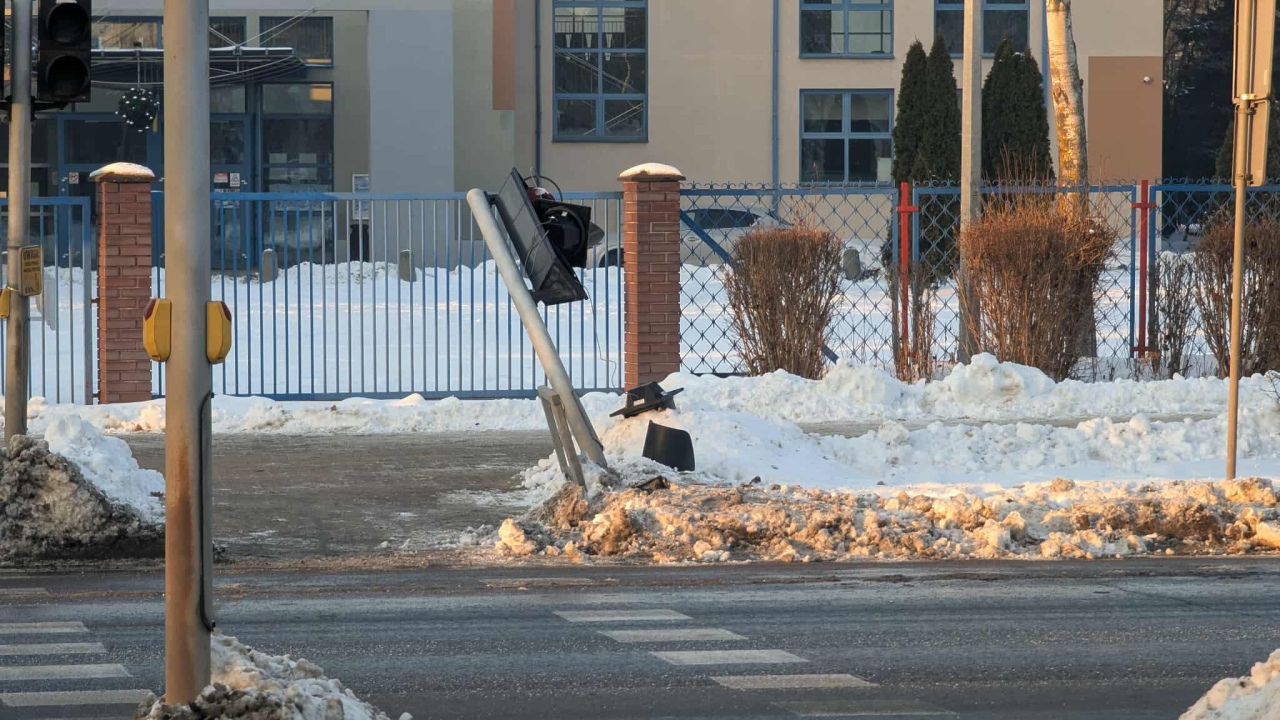 Kolizja drogowa przy Traugutta [21.01.2026] - zdjęcie #5 - eOstroleka.pl