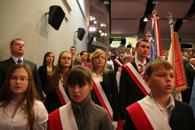 Uroczysta Sesja Rady Miasta: Medale, odznaczenia i zaprzysiężenie nowego radnego [11.XI.2011] - zdjęcie #26 - eOstroleka.pl