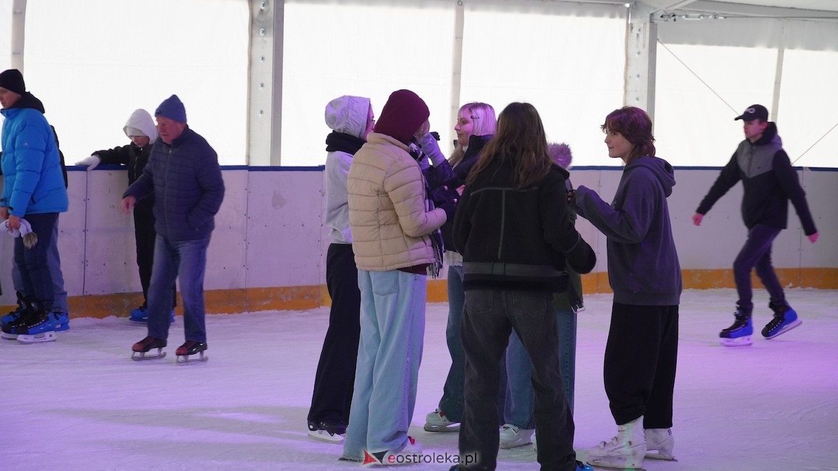 Lodowisko w Ostrołęce [22.01.2025] - zdjęcie #38 - eOstroleka.pl