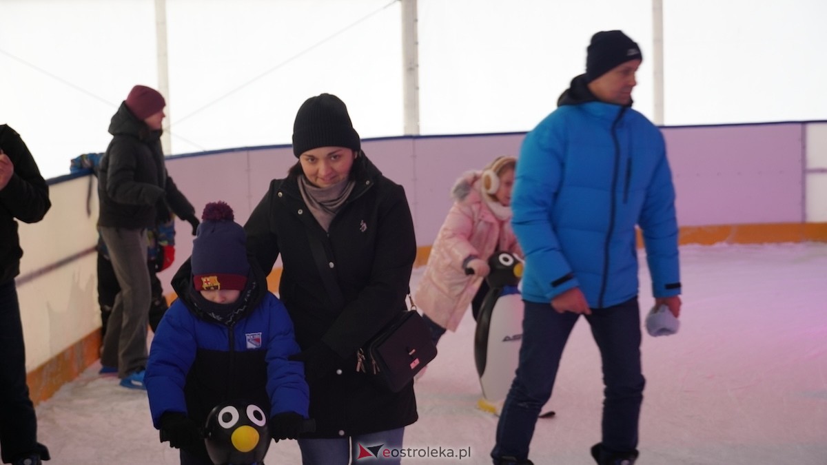 Lodowisko w Ostrołęce [22.01.2025] - zdjęcie #35 - eOstroleka.pl