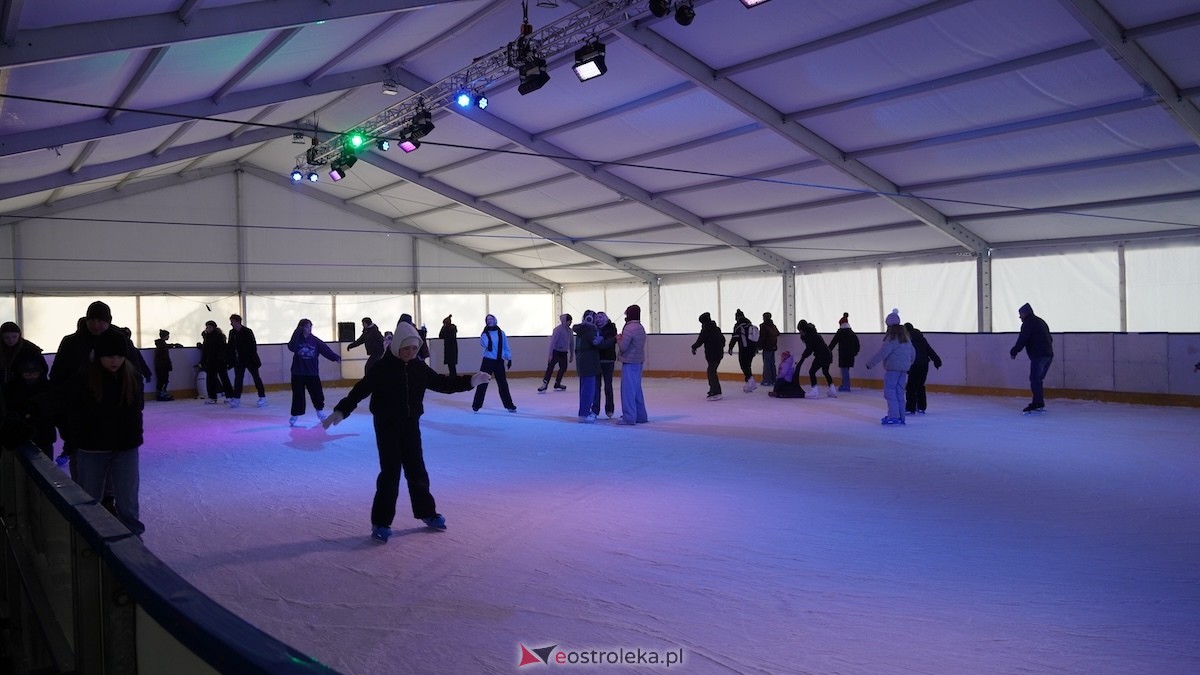 Lodowisko w Ostrołęce [22.01.2025] - zdjęcie #24 - eOstroleka.pl