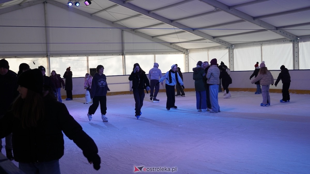 Lodowisko w Ostrołęce [22.01.2025] - zdjęcie #22 - eOstroleka.pl