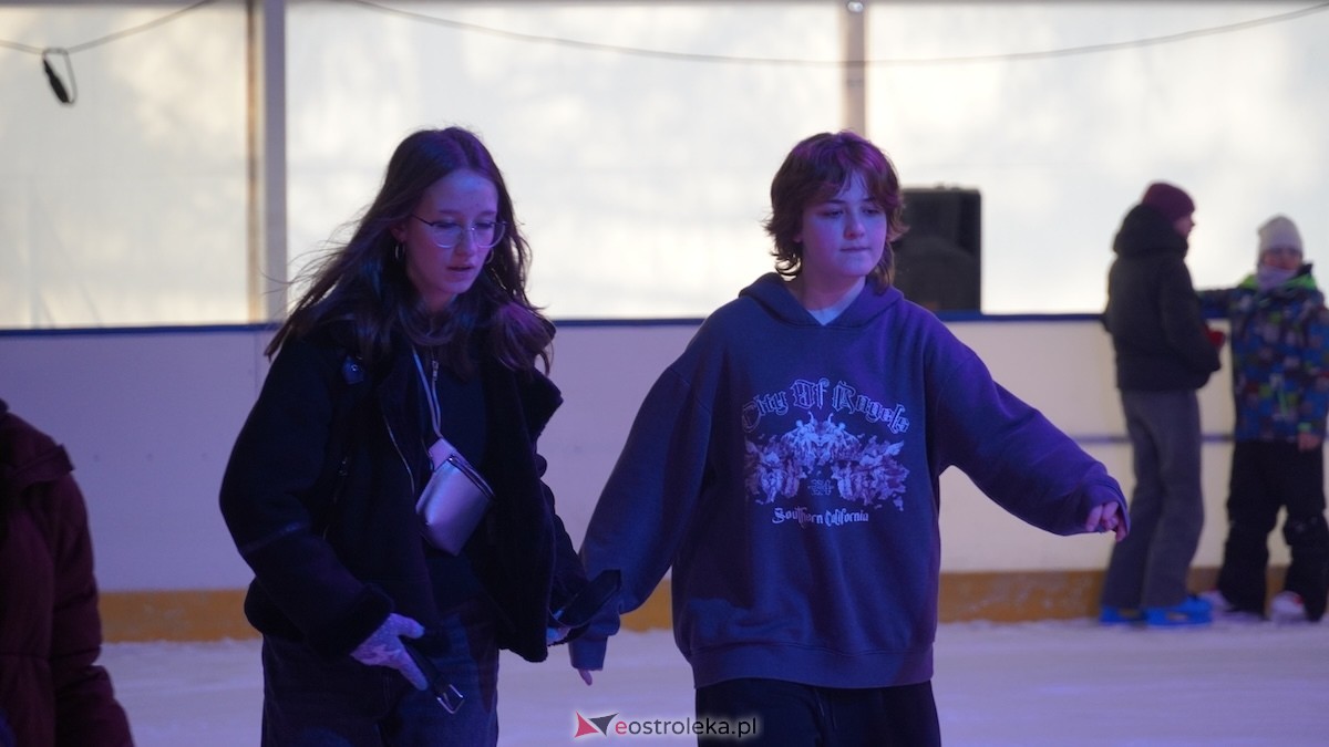 Lodowisko w Ostrołęce [22.01.2025] - zdjęcie #20 - eOstroleka.pl