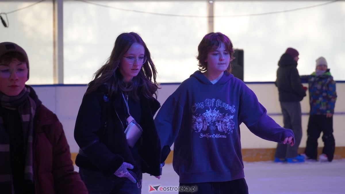 Lodowisko w Ostrołęce [22.01.2025] - zdjęcie #19 - eOstroleka.pl