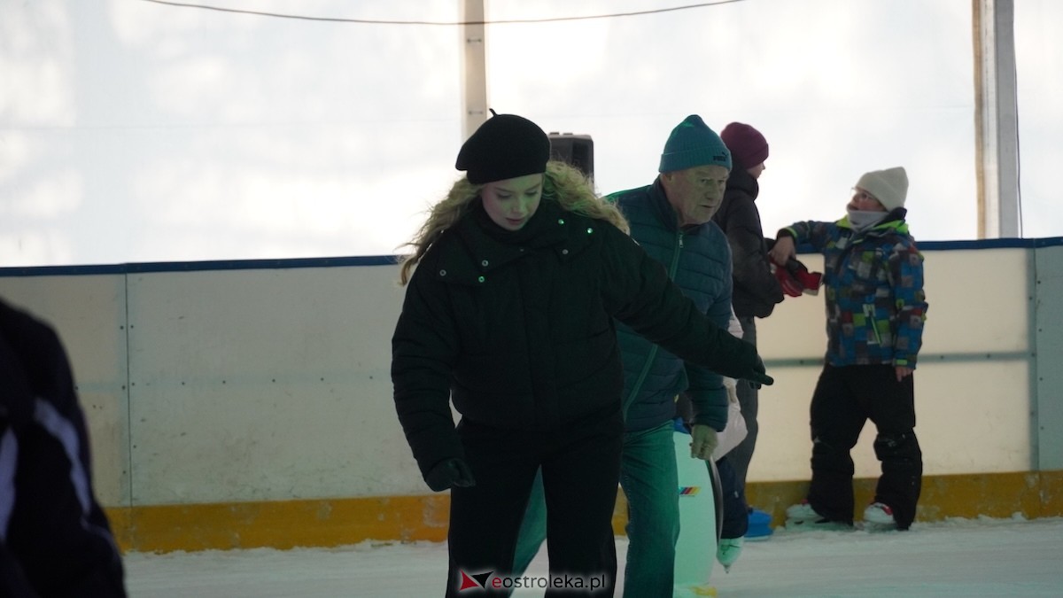 Lodowisko w Ostrołęce [22.01.2025] - zdjęcie #16 - eOstroleka.pl