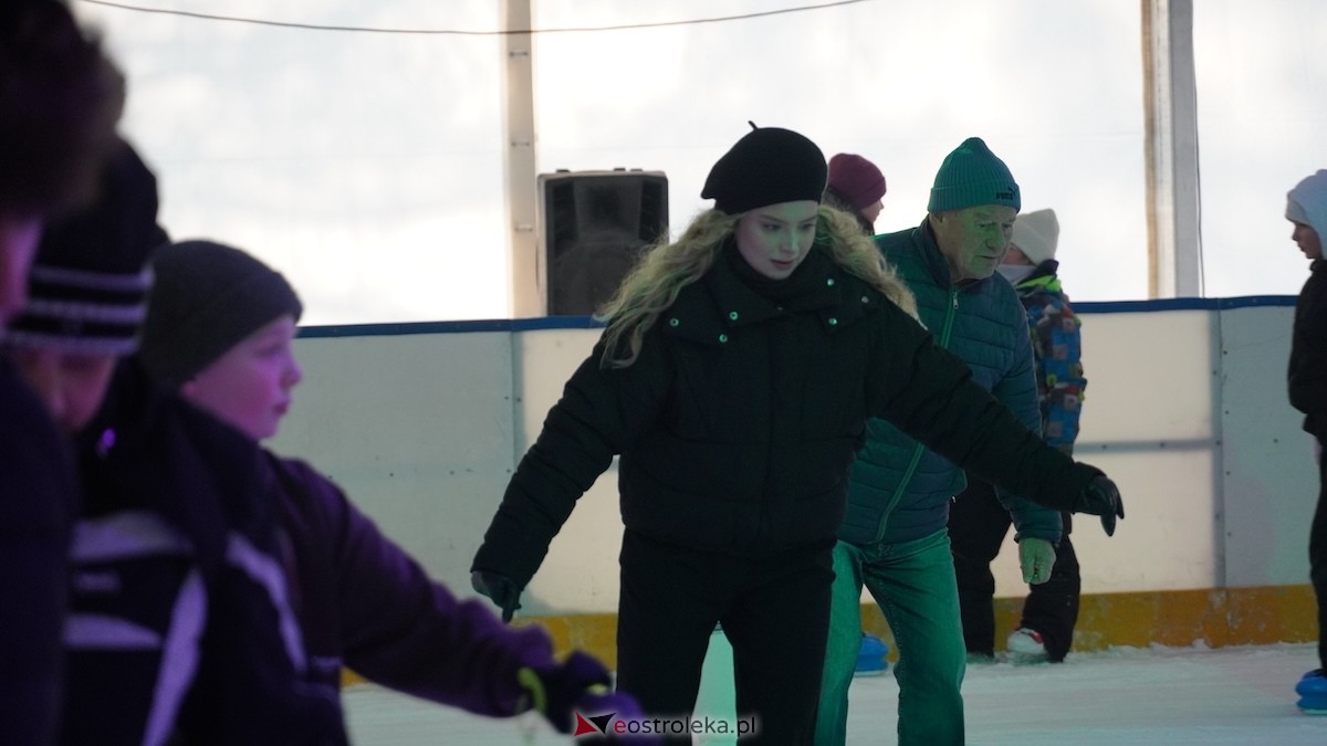 Lodowisko w Ostrołęce [22.01.2025] - zdjęcie #14 - eOstroleka.pl