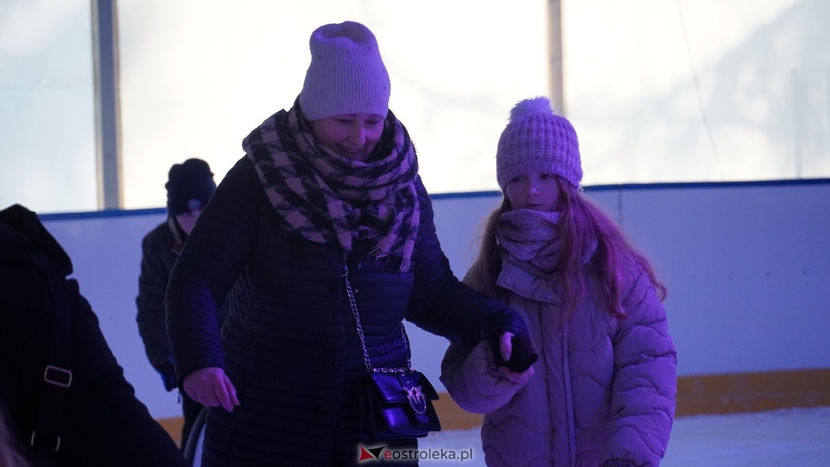 Lodowisko w Ostrołęce [22.01.2025] - zdjęcie #13 - eOstroleka.pl