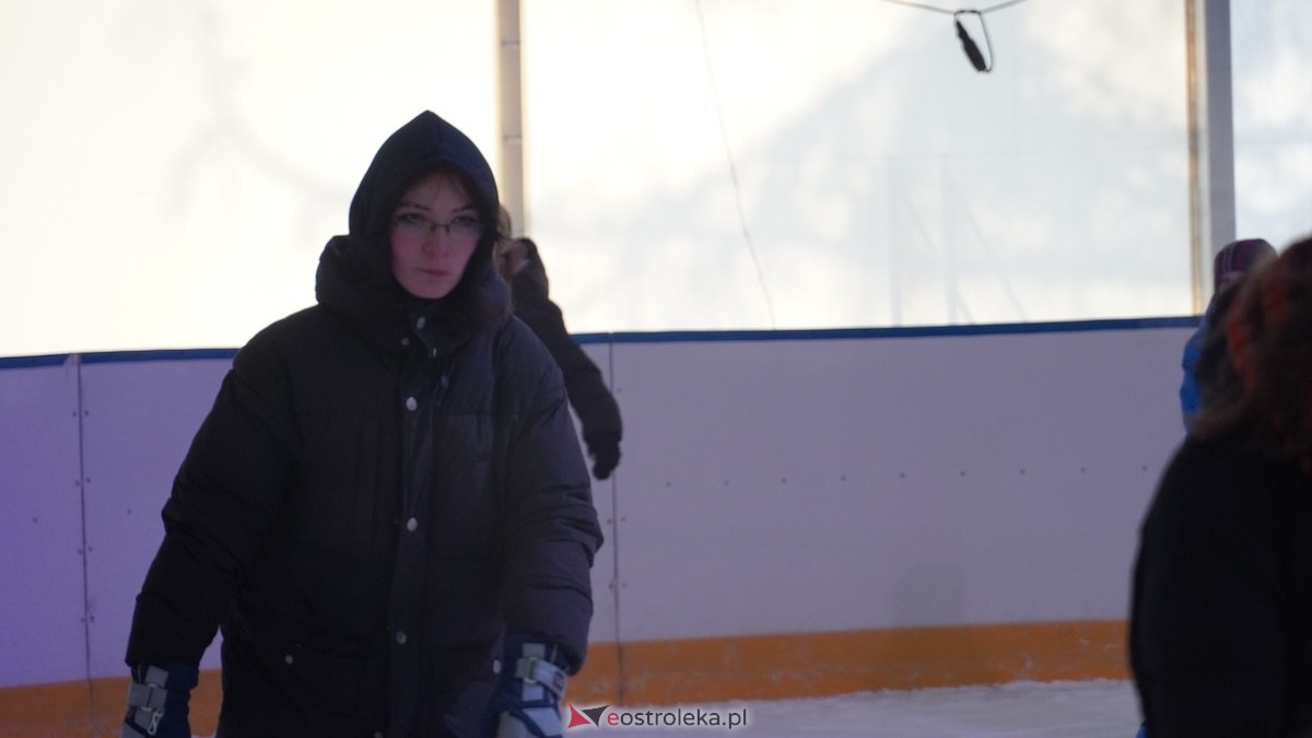 Lodowisko w Ostrołęce [22.01.2025] - zdjęcie #11 - eOstroleka.pl