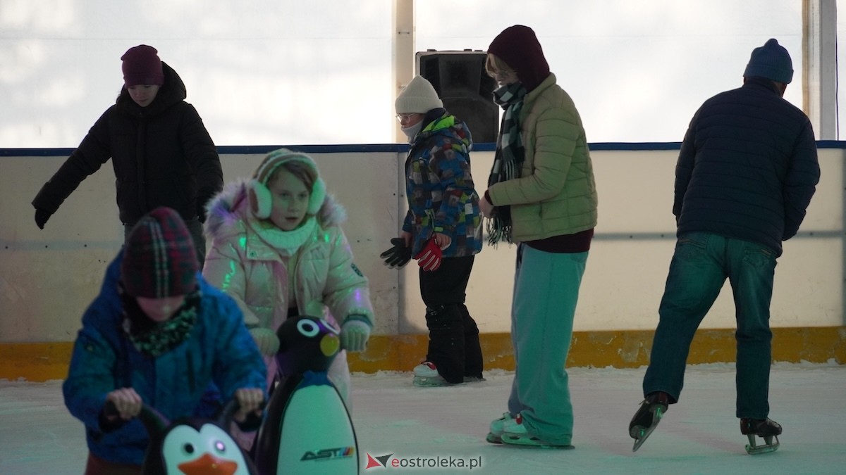 Lodowisko w Ostrołęce [22.01.2025] - zdjęcie #9 - eOstroleka.pl