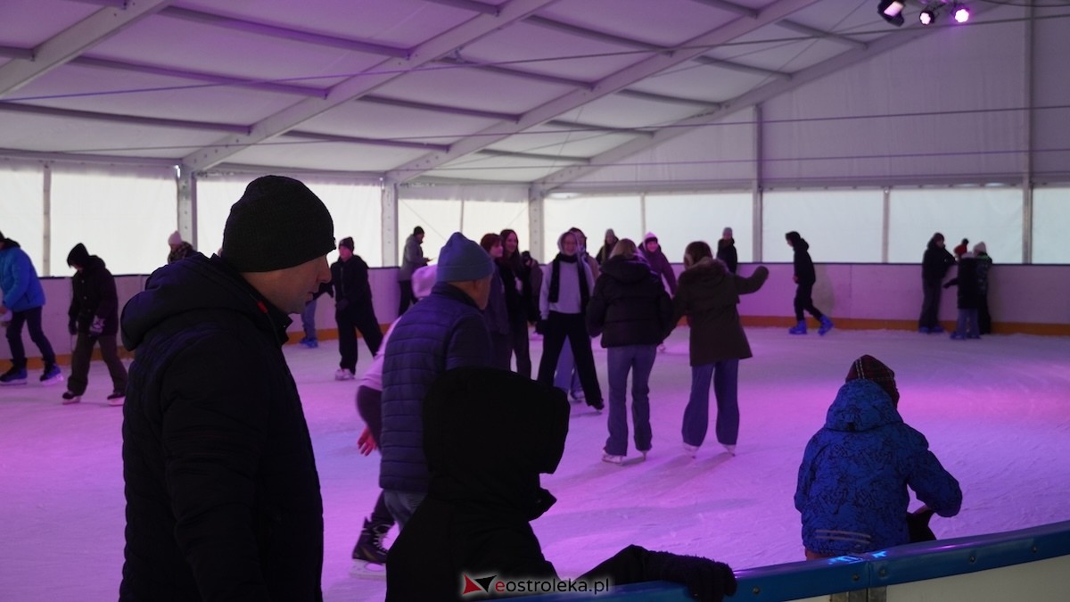 Lodowisko w Ostrołęce [22.01.2025] - zdjęcie #1 - eOstroleka.pl
