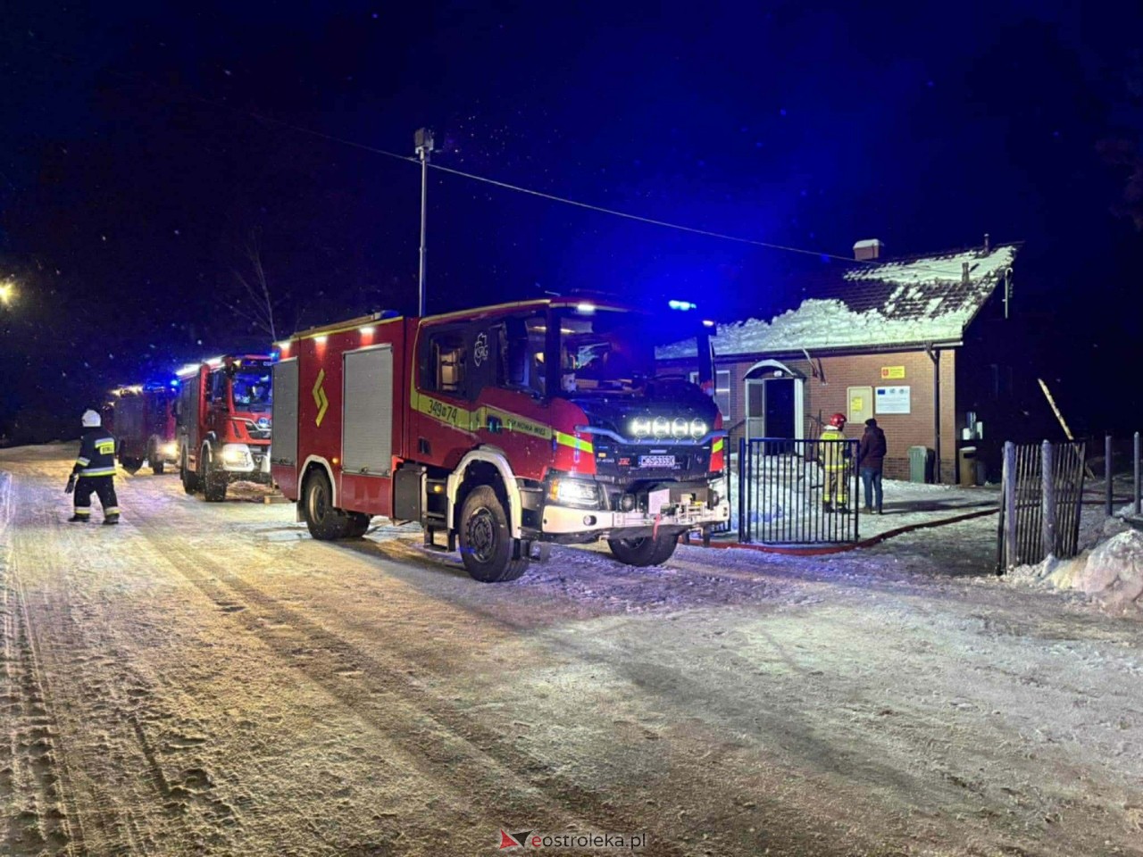 Pożar świetlicy wiejskiej w Ratajach [22.01.2026] - zdjęcie #11 - eOstroleka.pl