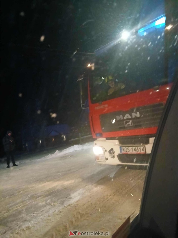 Pożar świetlicy wiejskiej w Ratajach [22.01.2026] - zdjęcie #1 - eOstroleka.pl