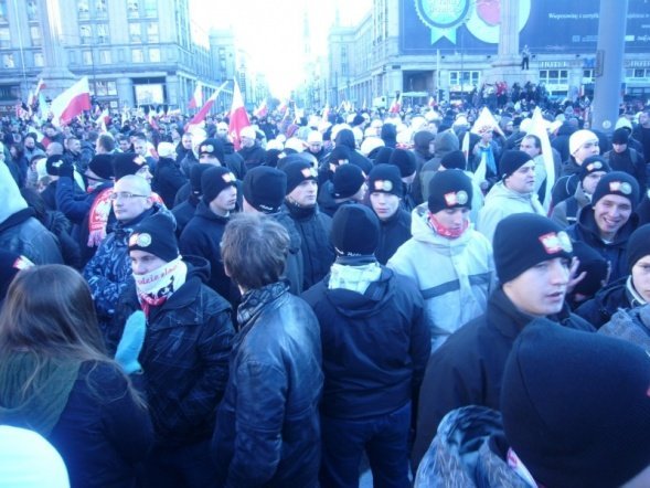 Marsz Niepodległości 2011: „Gazeta Wyborcza, wzywająca od wielu dni do blokady, przeliczyła się” [11.XI.2011]  - zdjęcie #5 - eOstroleka.pl