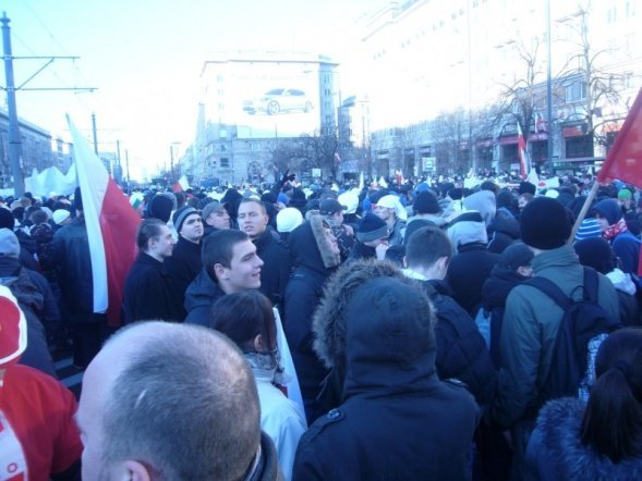 Marsz Niepodległości 2011: „Gazeta Wyborcza, wzywająca od wielu dni do blokady, przeliczyła się” [11.XI.2011]  - zdjęcie #6 - eOstroleka.pl
