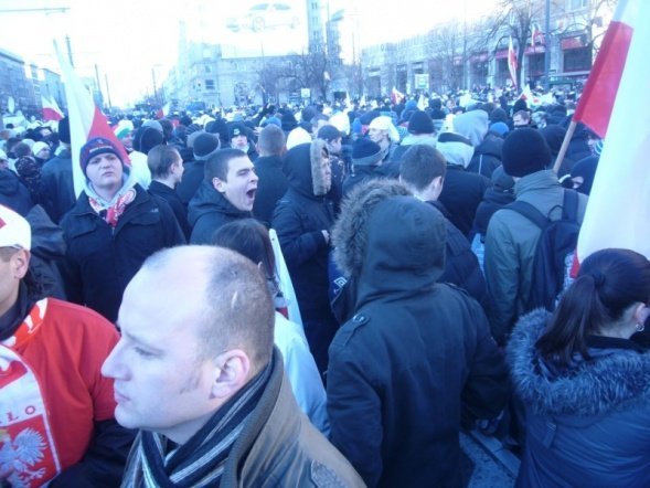 Marsz Niepodległości 2011: „Gazeta Wyborcza, wzywająca od wielu dni do blokady, przeliczyła się” [11.XI.2011]  - zdjęcie #7 - eOstroleka.pl