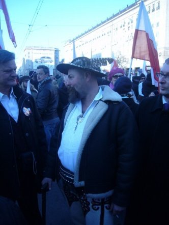 Marsz Niepodległości 2011: „Gazeta Wyborcza, wzywająca od wielu dni do blokady, przeliczyła się” [11.XI.2011]  - zdjęcie #13 - eOstroleka.pl