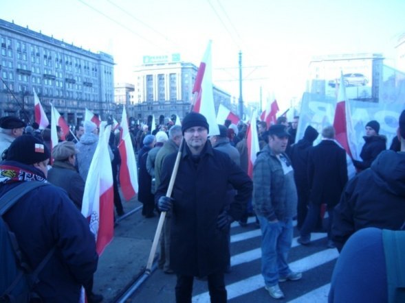 Marsz Niepodległości 2011: „Gazeta Wyborcza, wzywająca od wielu dni do blokady, przeliczyła się” [11.XI.2011]  - zdjęcie #14 - eOstroleka.pl
