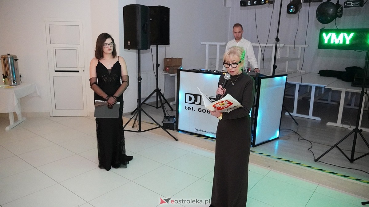 Studniówka uczniów I LO CN-B im. Polskich Spadochroniarzy w Ostrołęce [24.01.2026]] - zdjęcie #86 - eOstroleka.pl