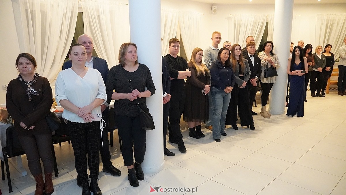 Studniówka uczniów I LO CN-B im. Polskich Spadochroniarzy w Ostrołęce [24.01.2026]] - zdjęcie #82 - eOstroleka.pl
