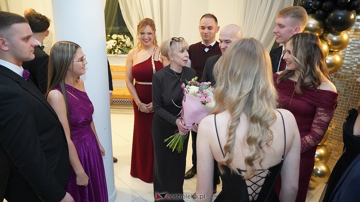 Studniówka uczniów I LO CN-B im. Polskich Spadochroniarzy w Ostrołęce [24.01.2026]] - zdjęcie #76 - eOstroleka.pl