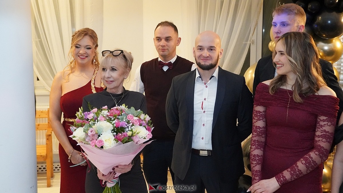 Studniówka uczniów I LO CN-B im. Polskich Spadochroniarzy w Ostrołęce [24.01.2026]] - zdjęcie #74 - eOstroleka.pl