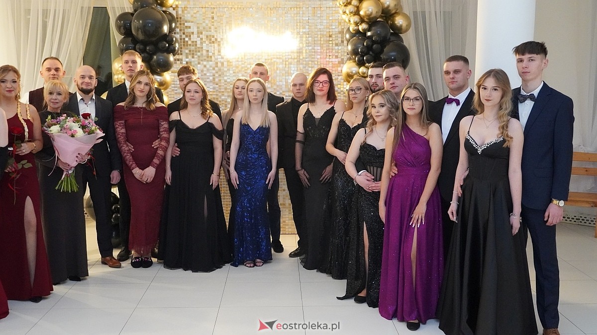 Studniówka uczniów I LO CN-B im. Polskich Spadochroniarzy w Ostrołęce [24.01.2026]] - zdjęcie #67 - eOstroleka.pl