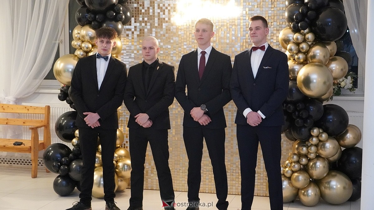 Studniówka uczniów I LO CN-B im. Polskich Spadochroniarzy w Ostrołęce [24.01.2026]] - zdjęcie #48 - eOstroleka.pl