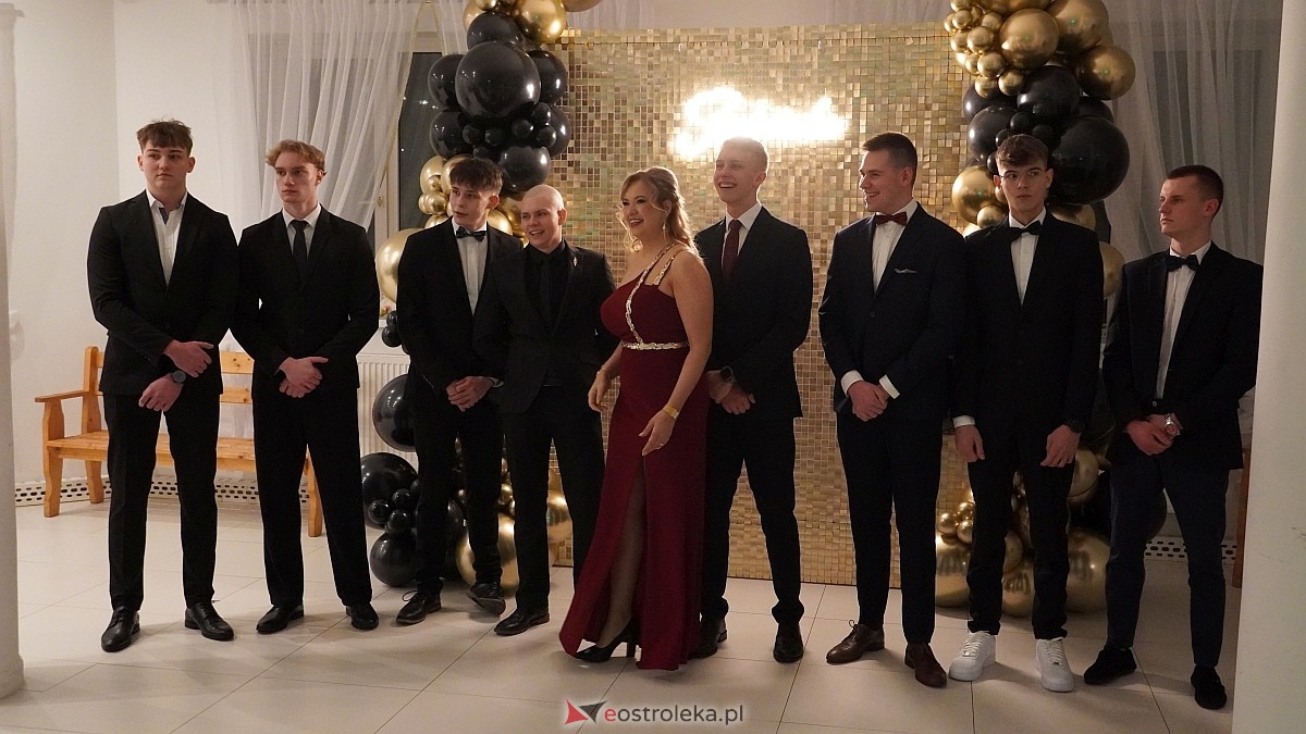 Studniówka uczniów I LO CN-B im. Polskich Spadochroniarzy w Ostrołęce [24.01.2026]] - zdjęcie #45 - eOstroleka.pl