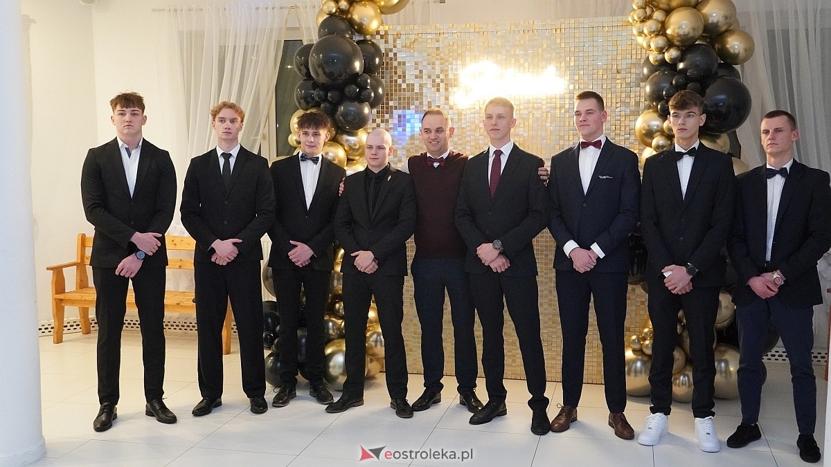 Studniówka uczniów I LO CN-B im. Polskich Spadochroniarzy w Ostrołęce [24.01.2026]] - zdjęcie #44 - eOstroleka.pl