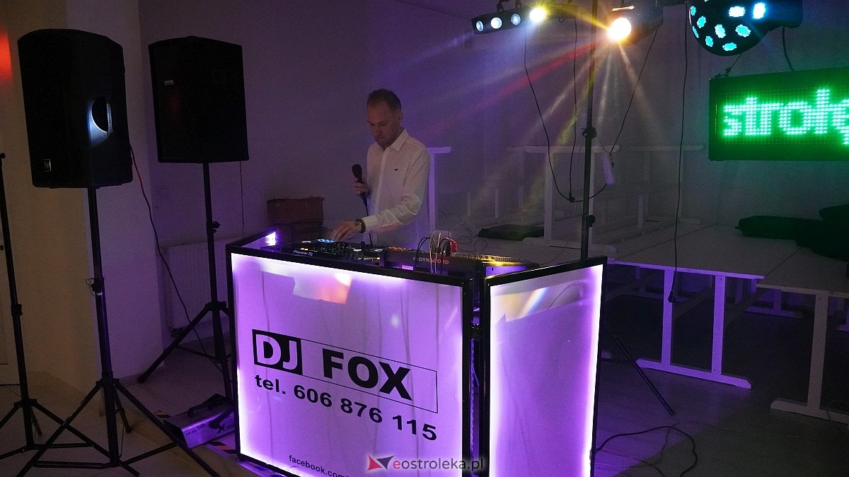 Studniówka uczniów I LO CN-B im. Polskich Spadochroniarzy w Ostrołęce [24.01.2026]] - zdjęcie #1 - eOstroleka.pl