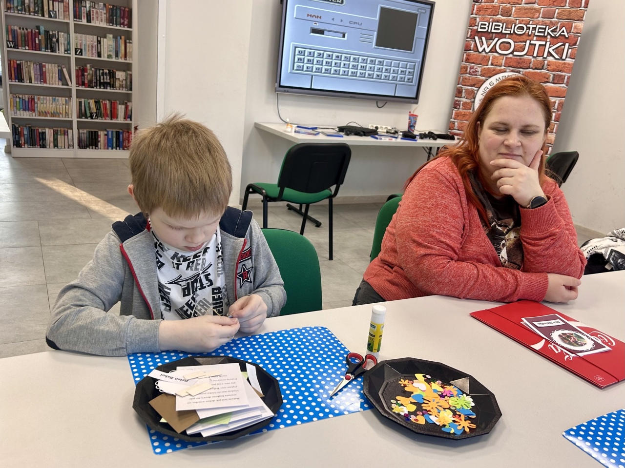 Warsztaty w Bibliotece Wojtki [21.01.2026] - zdjęcie #7 - eOstroleka.pl