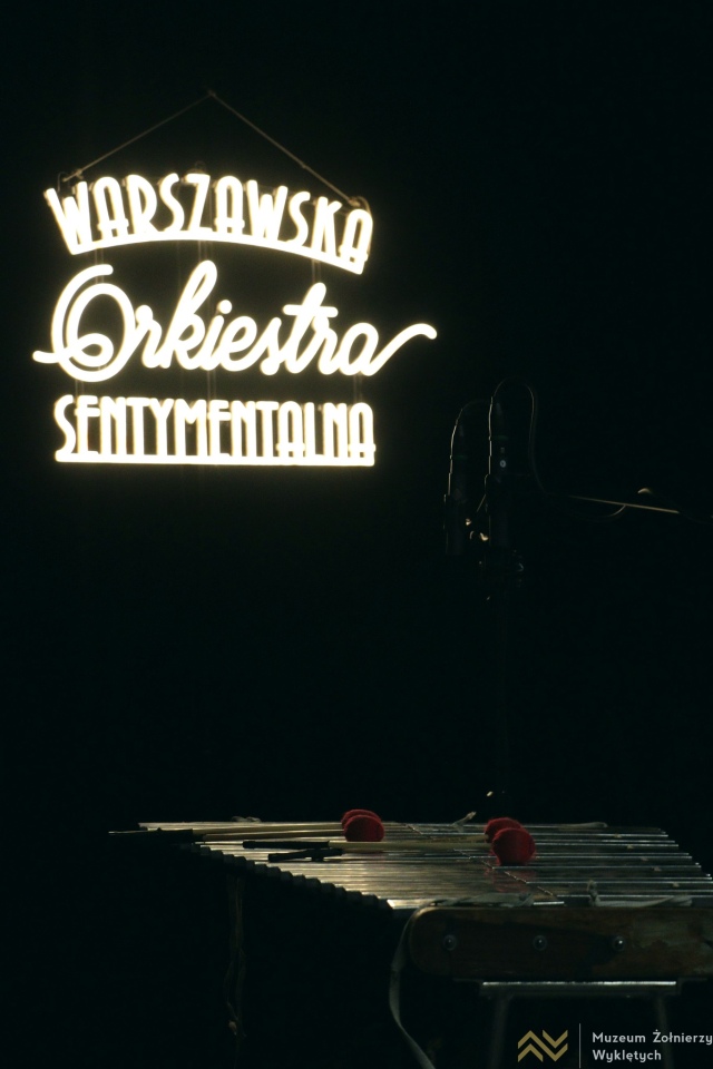 Koncert Warszawskiej Orkiestry Sentymentalnej w Muzeum Żołnierzy Wyklętych w Ostrołęce [22.01.2026] - zdjęcie #39 - eOstroleka.pl