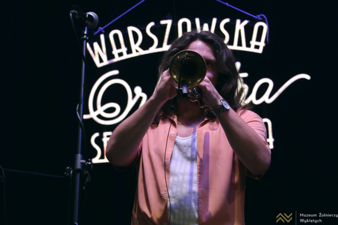 Koncert Warszawskiej Orkiestry Sentymentalnej w Muzeum Żołnierzy Wyklętych w Ostrołęce [22.01.2026] - zdjęcie #26 - eOstroleka.pl