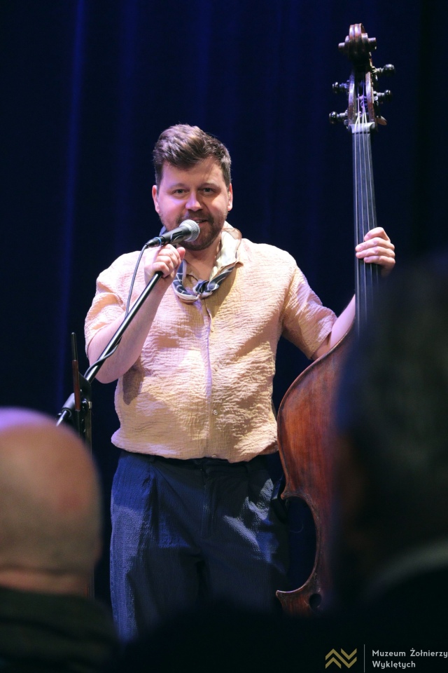 Koncert Warszawskiej Orkiestry Sentymentalnej w Muzeum Żołnierzy Wyklętych w Ostrołęce [22.01.2026] - zdjęcie #24 - eOstroleka.pl