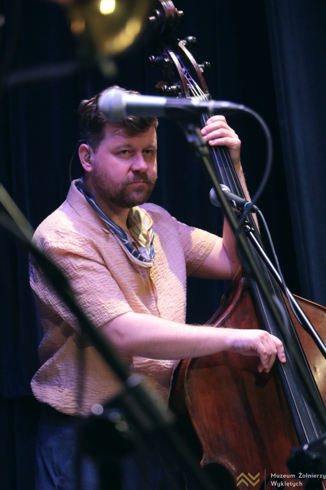 Koncert Warszawskiej Orkiestry Sentymentalnej w Muzeum Żołnierzy Wyklętych w Ostrołęce [22.01.2026] - zdjęcie #22 - eOstroleka.pl