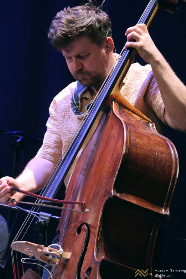 Koncert Warszawskiej Orkiestry Sentymentalnej w Muzeum Żołnierzy Wyklętych w Ostrołęce [22.01.2026] - zdjęcie #13 - eOstroleka.pl