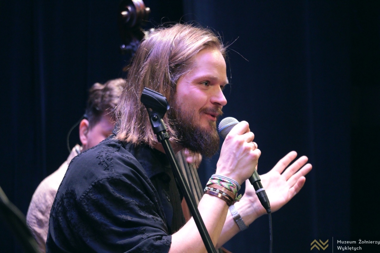 Koncert Warszawskiej Orkiestry Sentymentalnej w Muzeum Żołnierzy Wyklętych w Ostrołęce [22.01.2026] - zdjęcie #12 - eOstroleka.pl