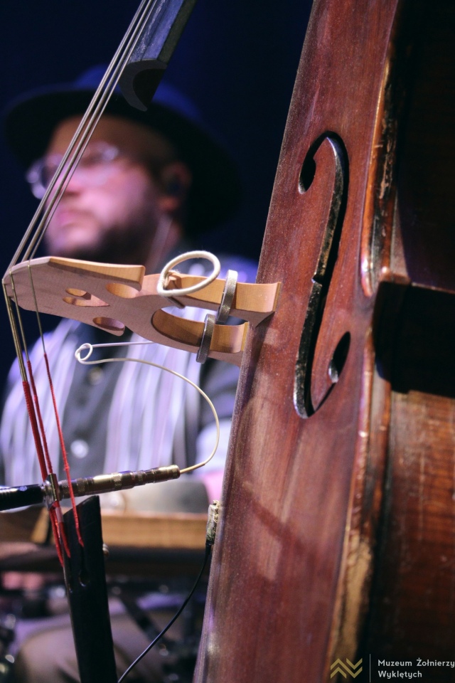 Koncert Warszawskiej Orkiestry Sentymentalnej w Muzeum Żołnierzy Wyklętych w Ostrołęce [22.01.2026] - zdjęcie #10 - eOstroleka.pl