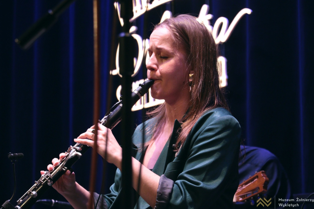 Koncert Warszawskiej Orkiestry Sentymentalnej w Muzeum Żołnierzy Wyklętych w Ostrołęce [22.01.2026] - zdjęcie #8 - eOstroleka.pl