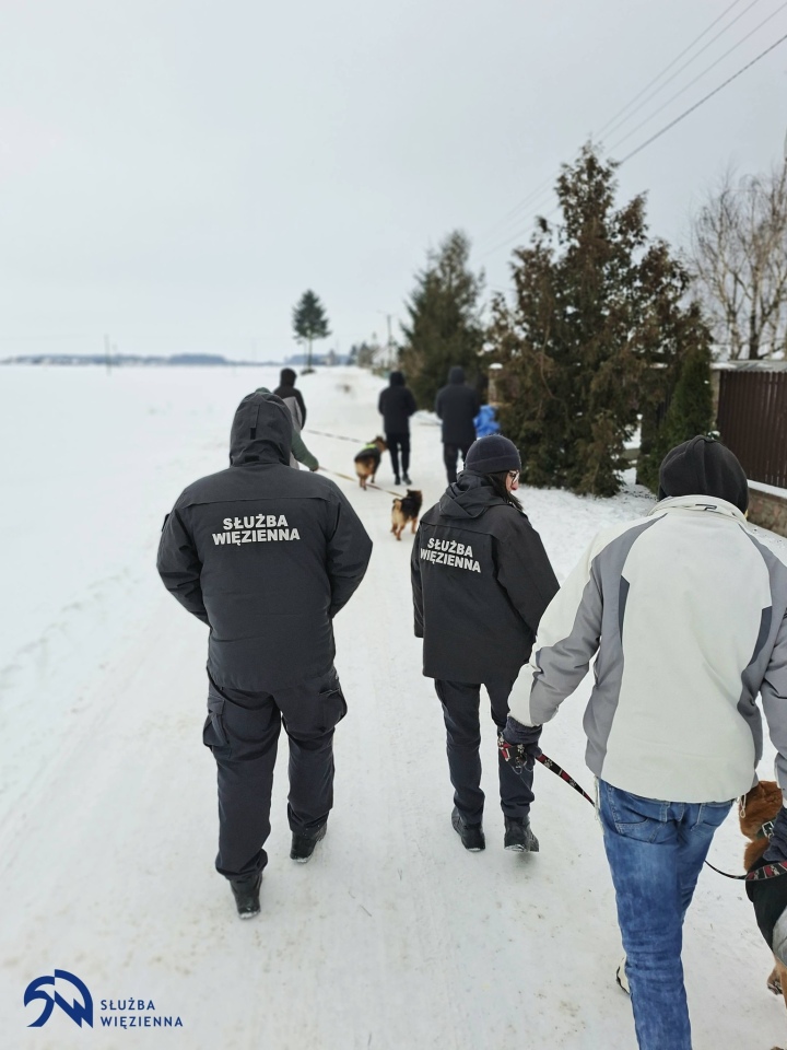ZK Przytuły Stare wspiera schronisko dla zwierząt, fot. Służba Więzienna - zdjęcie #4 - eOstroleka.pl