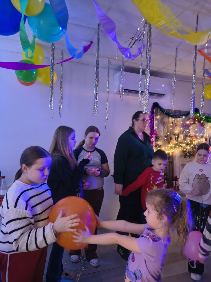 Zabawa choinkowa w Żabinie [24.01.2026] - zdjęcie #7 - eOstroleka.pl