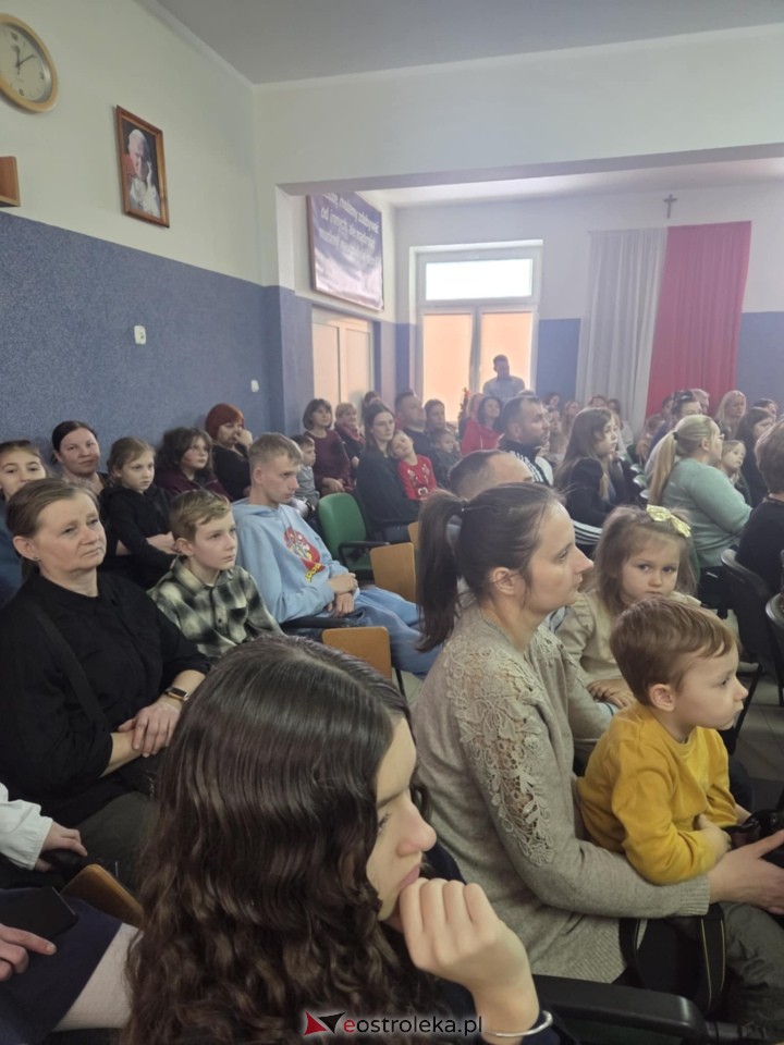 III Powiatowy Konkurs Plastyczny „Bożonarodzeniowy Anioł [16.01.2026] - zdjęcie #39 - eOstroleka.pl