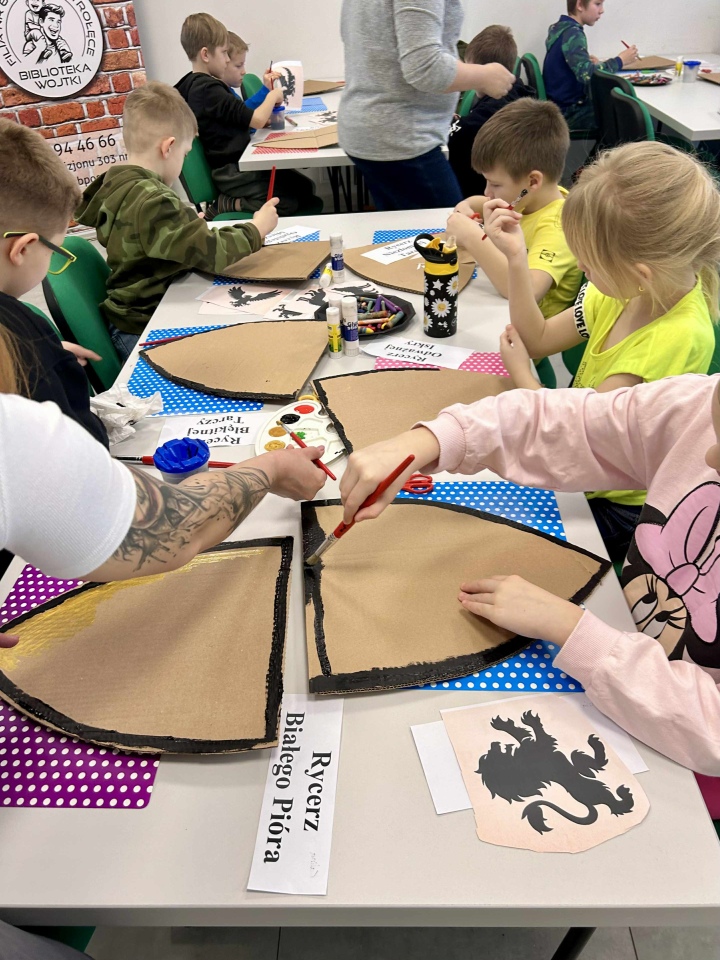 Ferie w Bibliotece Wojtki. Rycerskie wyzwania na start drugiego tygodnia [26.01.2026] - zdjęcie #16 - eOstroleka.pl