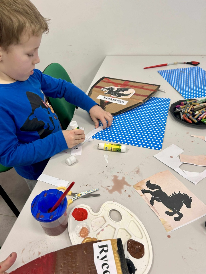 Ferie w Bibliotece Wojtki. Rycerskie wyzwania na start drugiego tygodnia [26.01.2026] - zdjęcie #14 - eOstroleka.pl