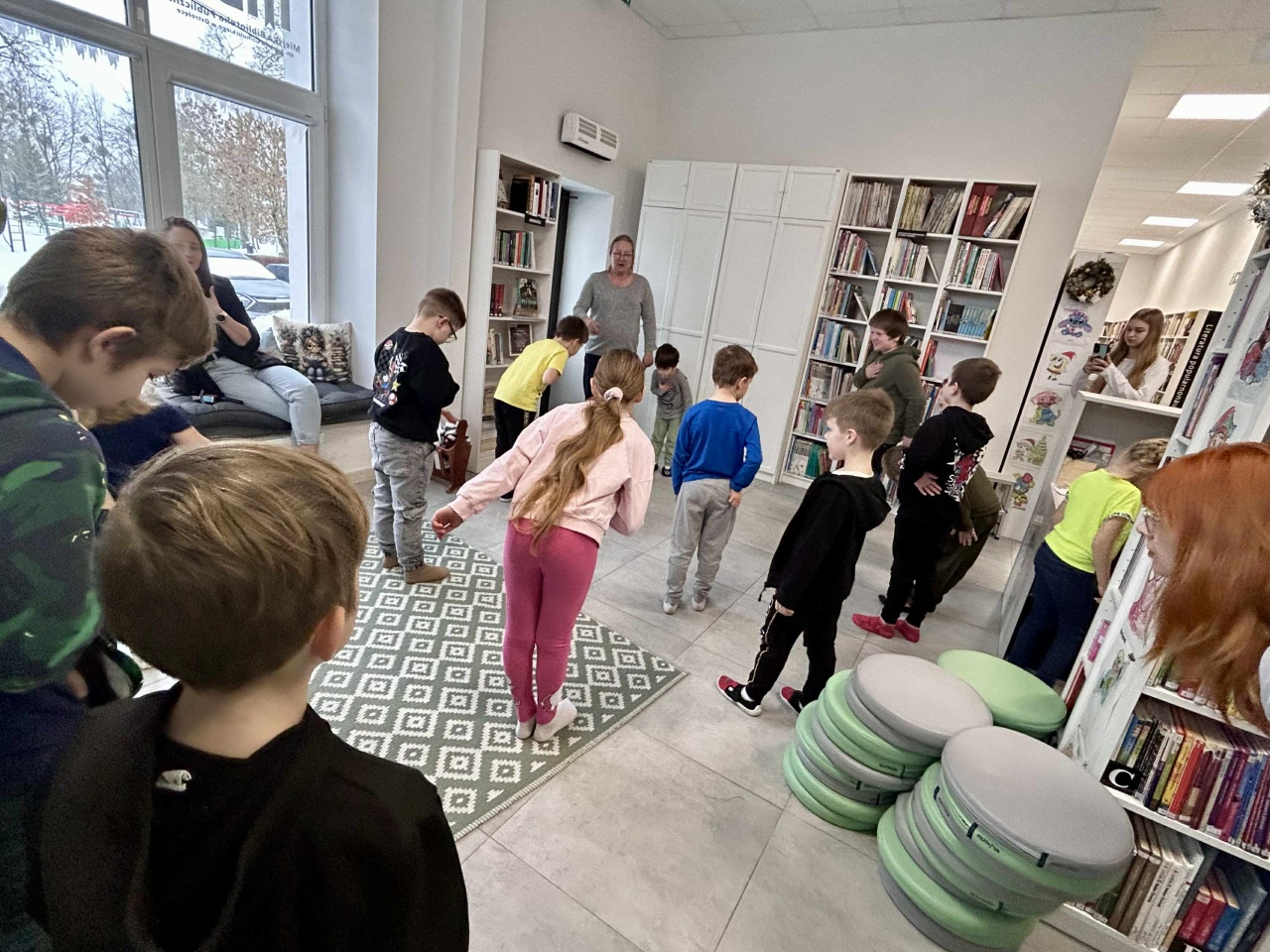 Ferie w Bibliotece Wojtki. Rycerskie wyzwania na start drugiego tygodnia [26.01.2026] - zdjęcie #4 - eOstroleka.pl