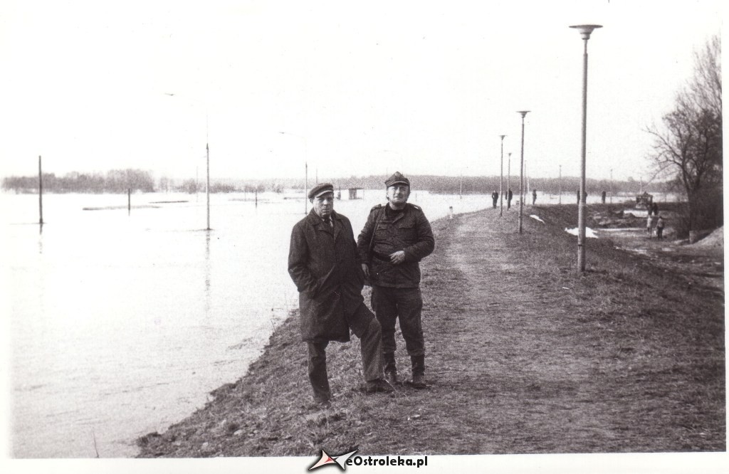 E. Gierek i W. Jaruzelski w Ostrołęce - powódź 1979r - zdjęcie #50 - eOstroleka.pl
