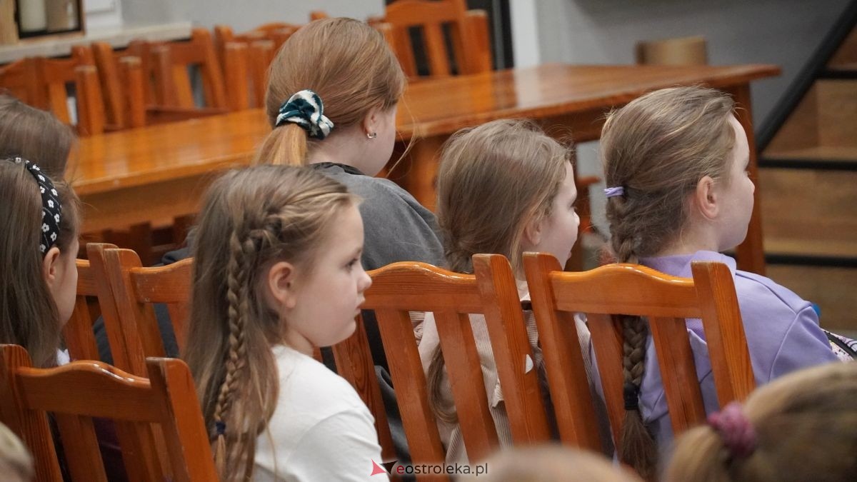 Teatr lalek Igraszka ze spektaklem Wiślana opowieść w CK-BiS w Lelisie [28.01.2026] - zdjęcie #64 - eOstroleka.pl