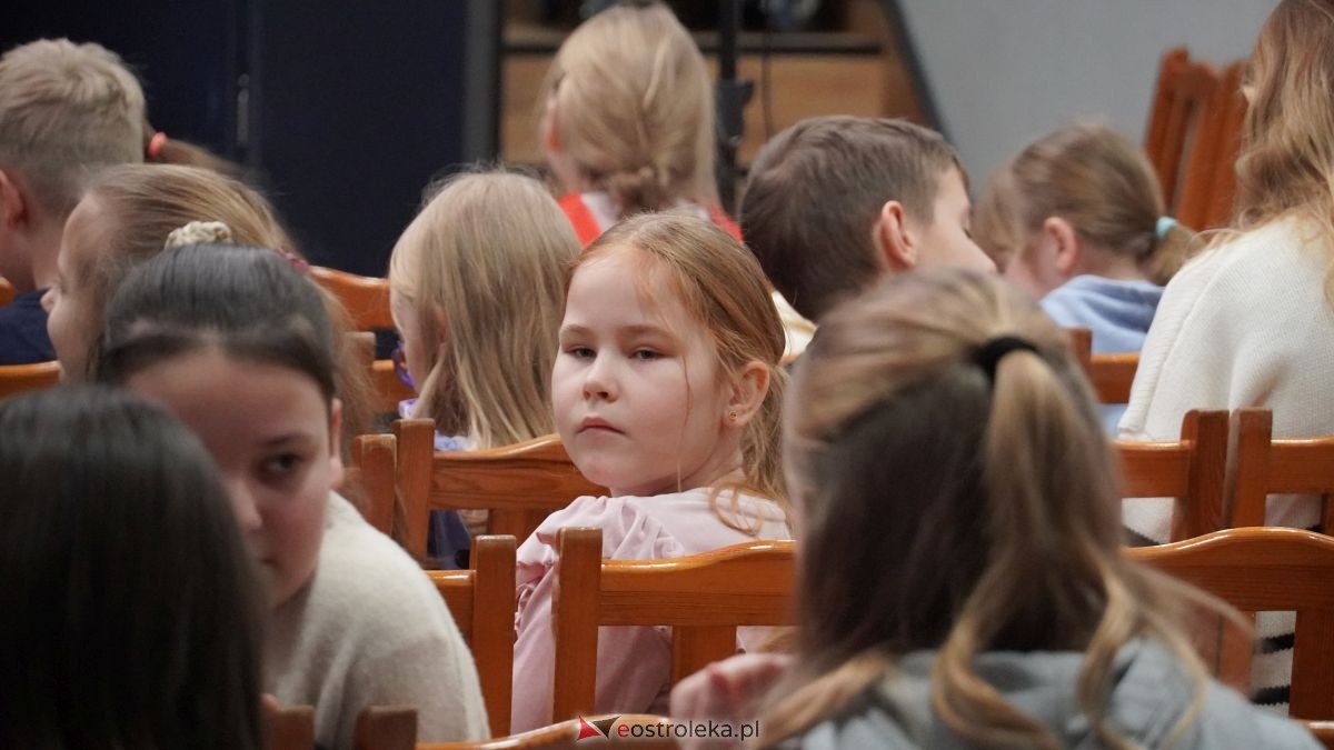 Teatr lalek Igraszka ze spektaklem Wiślana opowieść w CK-BiS w Lelisie [28.01.2026] - zdjęcie #48 - eOstroleka.pl